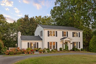 315 N Palisades Dr, Signal Mountain, TN 37377