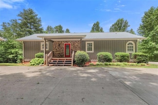 6704 Morgan Dr, Young Harris, GA 30582