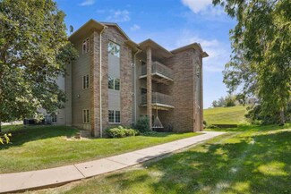 463 N 1st Ave Unit 7, Iowa City, IA 52245