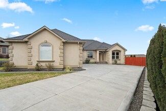 534 Lodi Loop, Richland, WA 99352