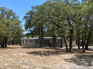 522 Cherry Ridge, Floresville, TX 78114