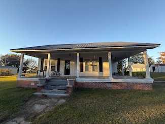 19 Jackson St, Tishomingo, MS 38873