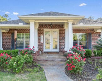2567 Cove Rd, Navarre, FL 32566