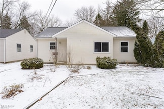 5649 Burns Rd, North Olmsted, OH 44070