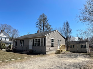 17 Dorsey St, Springvale, ME 04083