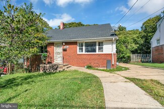 4904 Glassmanor Dr, Oxon Hill, MD 20745