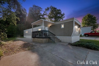 1873 Veronica St SE, Lowell, MI 49331