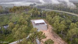 1992 Peavy Rd S, Chunky, MS 39323