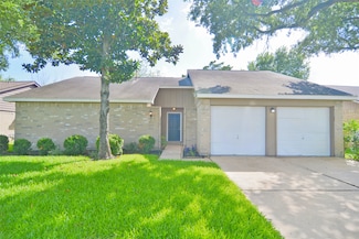 745 Otter Creek Dr, La Porte, TX 77571