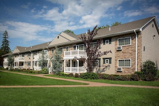 666 Veterans Hwy Unit 2-2F, Hauppauge, NY 11788