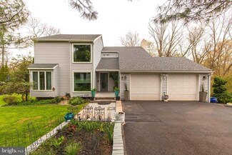 1803 Green Lane Rd, Lansdale, PA 19446