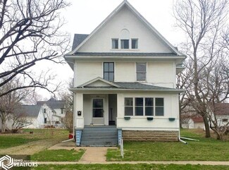 914 Elm St, Grinnell, IA 50112