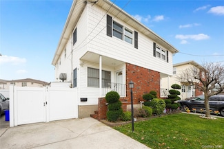 81 Houston St, Staten Island, NY 10302