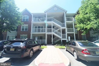 16 Chambord Ct, Trenton, NJ 08619