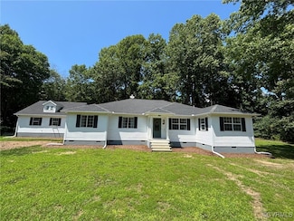 111 New Rd S, Kilmarnock, VA 22482