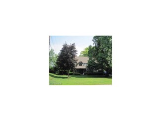 3541 Old Colony Dr NW, Canton, OH 44718