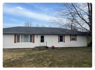 322 Clay St, Iberia, MO 65486