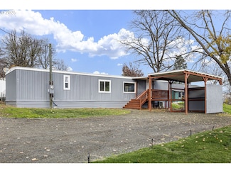 250 NE Jorgen St, Winston, OR 97496