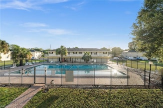 3325 Airport Rd N Unit J8, Naples, FL 34105