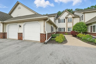 584 Pewaukee Rd Unit F, Pewaukee, WI 53072