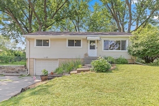 2775 Fernwood St, Saint Paul, MN 55113