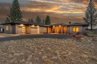 61547 Hosmer Lake Dr, Bend, OR 97702