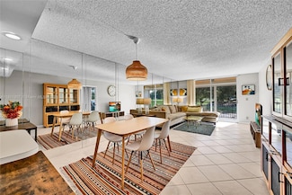 3001 W Rolling Hills Cir Unit 210, Davie, FL 33328