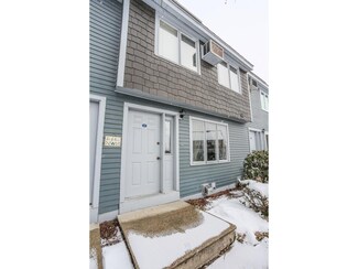 8 Valley West Way, Manchester, NH 03102