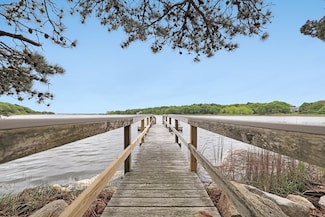 17 Bourne Point Rd, Wareham, MA 02571