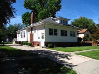 109 E Pembroke St, Tuscola, IL 61953