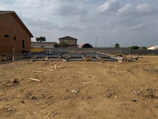 2818 Adamsville Dr, Laredo, TX 78046