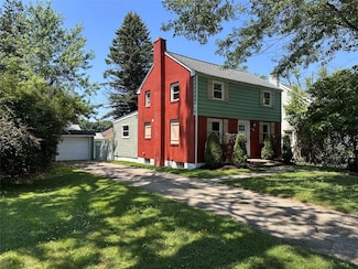 3010 Oakwood St, Erie, PA 16508