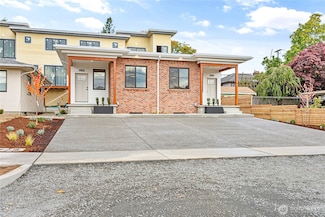 706 Judson St Unit A, Lynden, WA 98264