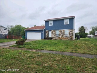 1227 Senate Cir, Radcliff, KY 40160