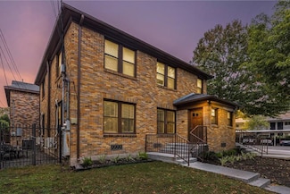 1902 Elmen St, Houston, TX 77019