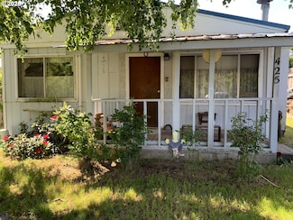 425 NW Loop Rd, White Salmon, WA 98672