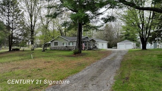 420 W Spruce St, Saint Charles, MI 48655