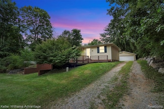 1815 Gulley Rd, Howell, MI 48843