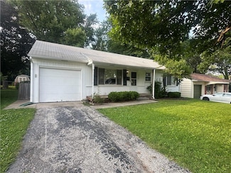 2226 W 74th Terrace, Prairie Village, KS 66208