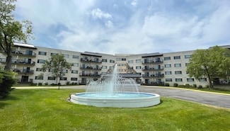 6700 S Brainard Ave Unit 223, Countryside, IL 60525