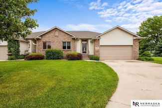 650 Heatherwood Dr, Fremont, NE 68025