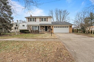 14750 Robinwood Dr, Plymouth, MI 48170