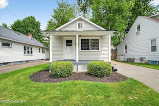 410 Sanders Ave, Schenectady, NY 12302