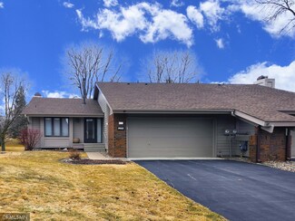 9412 Woodbridge Rd, Bloomington, MN 55438