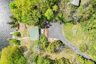 235 Pleasantview Dr, North Hero, VT 05474