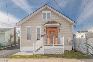 118 Holly St, Port Reading, NJ 07064