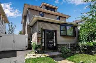 241 E Hazeltine Ave, Buffalo, NY 14217