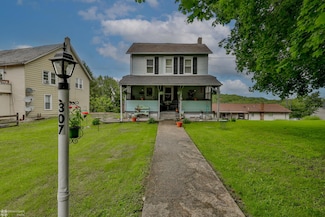 307 Oak St, Roseto, PA 18013