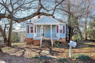 109 Center St, Taylors, SC 29687