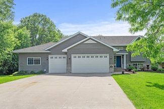 7901 Henry Ln, Circle Pines, MN 55014